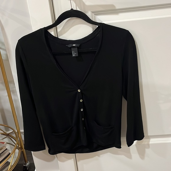 H&M lightweight black cardigan - Picture 3 of 4